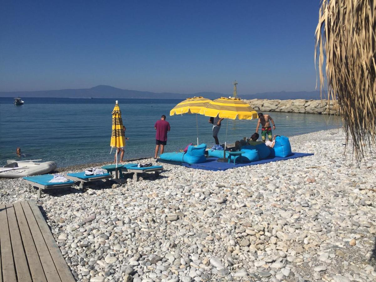 Appartamento Agkali 2 maizonette front of the sea Akrogiali Esterno foto