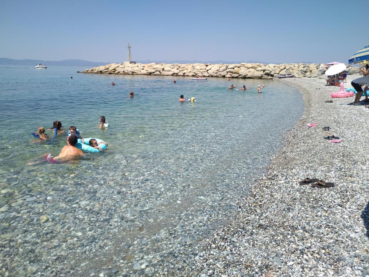 Appartamento Agkali 2 maizonette front of the sea Akrogiali Esterno foto